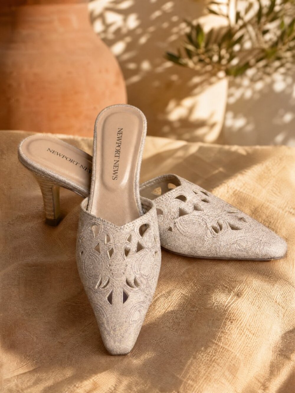 Women Tan suede mules with cut outs Size 6M Excellent